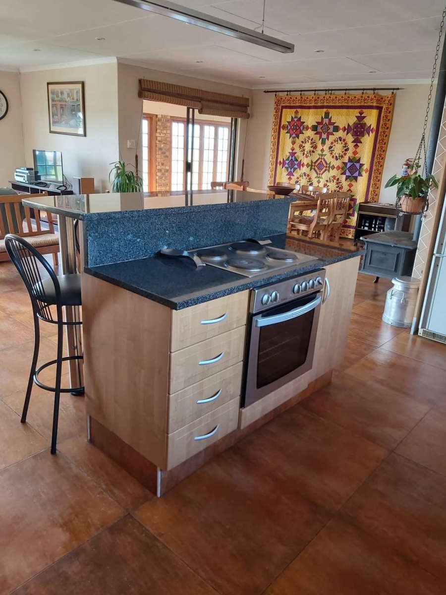 7 Bedroom Property for Sale in Oranjeville Free State